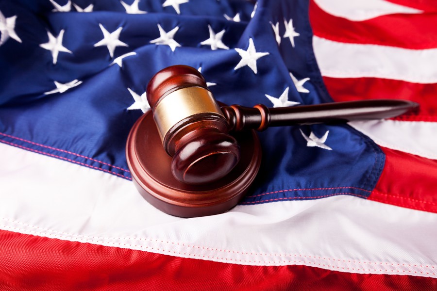 躲貓貓還是走私？上海走私罪律師帶你辨析“逃避海關(guān)監(jiān)管”的那些招數(shù)