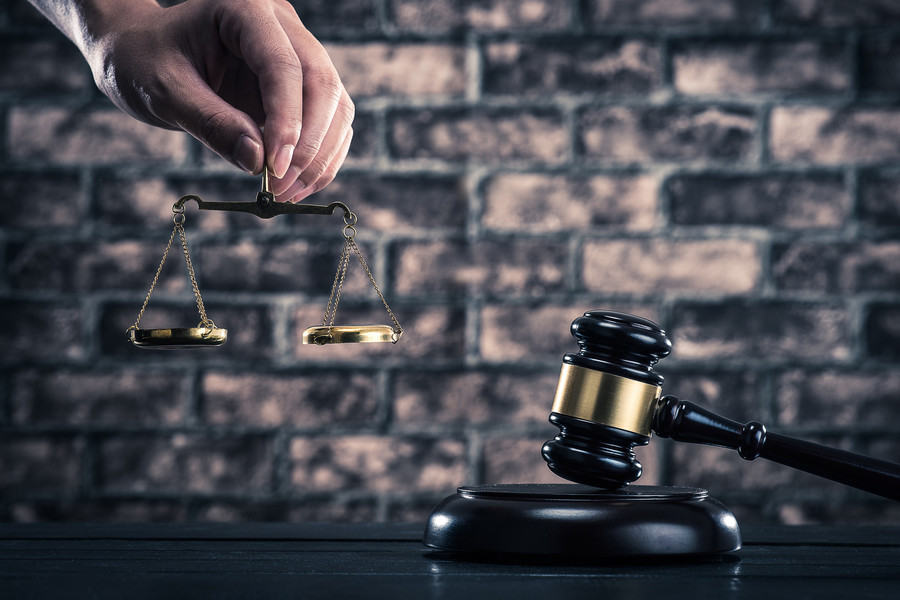 上海刑事辯護(hù)律師視角:為親友非法牟利是否構(gòu)成犯罪