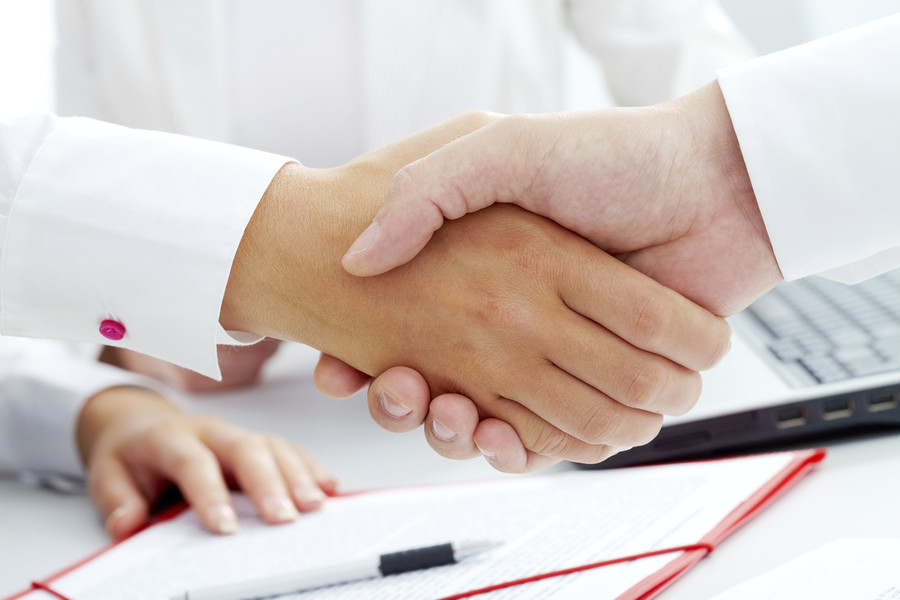 上海刑事案件律師：投資經(jīng)濟(jì)案件報(bào)案的要點(diǎn)與策略