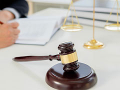 <b>經濟犯罪與刑事犯罪的區(qū)別:上海刑事案件律師的視角</b>